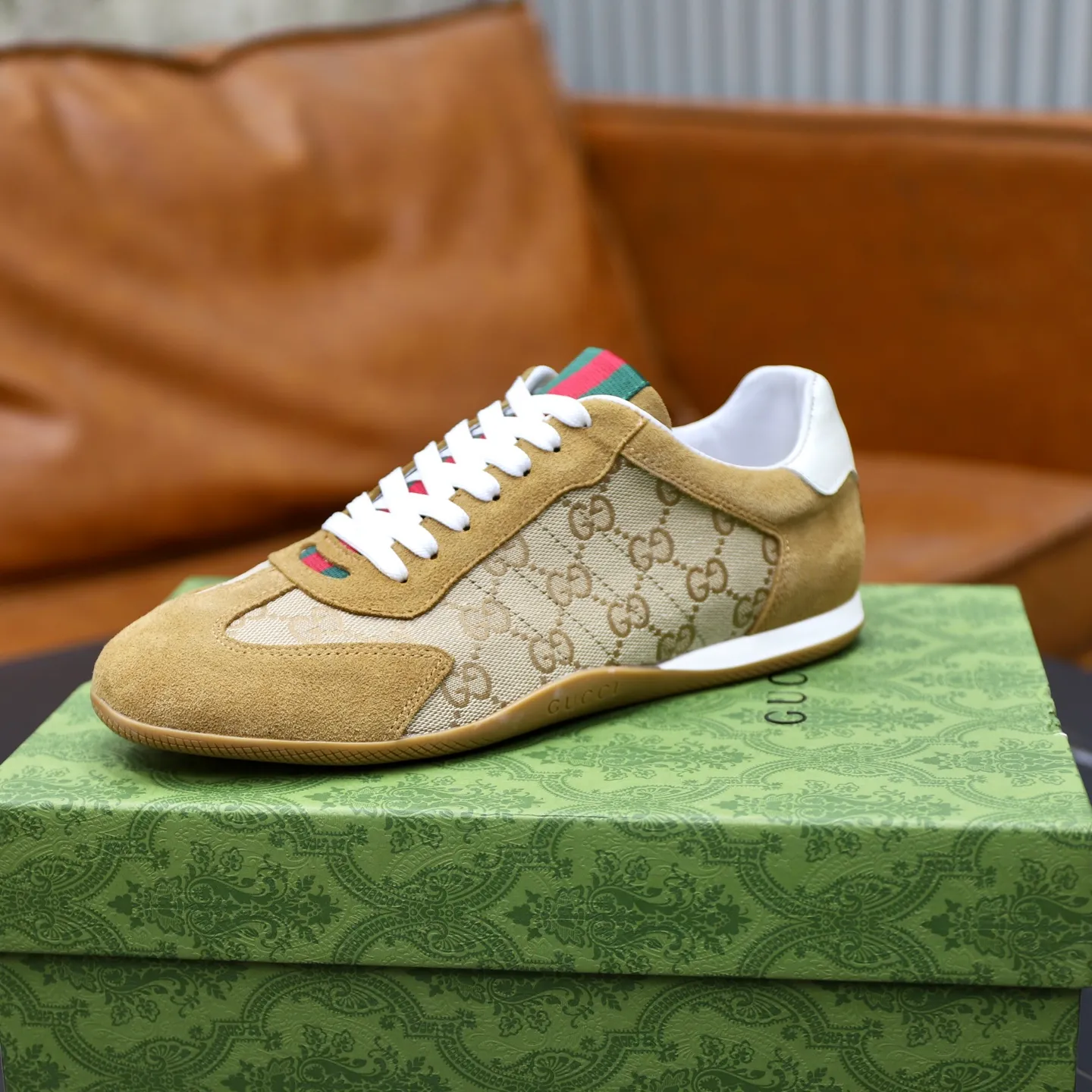 Ex-factory price: 462💰🙅‍♂️🙅‍♂️🙅‍♂️ Brand: Gucci GUCCi Standard code: 38-44 (45 customized) Grade: Same as the official website Material: Original cowhide stitching brand cloth Comfortable and breathable pigskin lining Lightweight and wear-resistant sports outsole Style category: Men's fashion casual shoes Running sports shoes Distinguished luxury brand elements Top luxury color: actual picture color